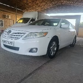 Toyota Camry 2011
