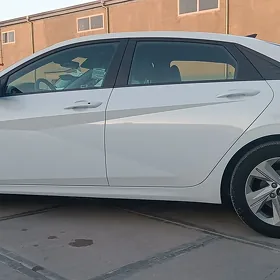 Hyundai Elantra 2023