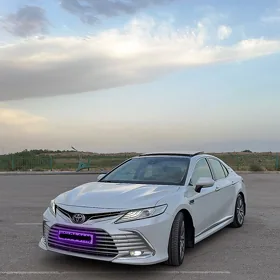 Toyota Camry 2021