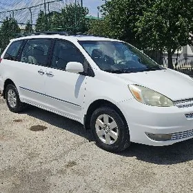 Toyota Sienna 2004