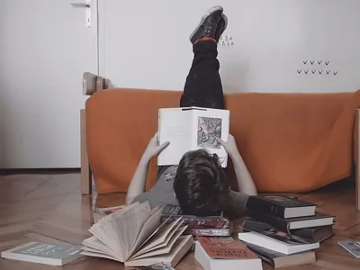 Barlaglar kagyz kitaplary okamagyň garaşylmadyk artykmaçlyklarynyň bardygyny görkezdi