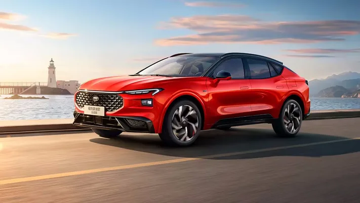 Ford 100 km-e bary-ýogy 4,64 litr ýangyç sarp edýän we 308 at güýçli «Mondeo Sport 2026» modelini tanyşdyrdy
