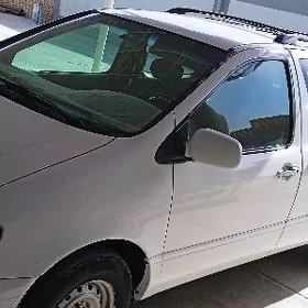 Toyota Sienna 2002