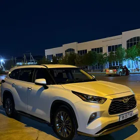 Toyota Highlander 2020
