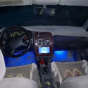 Toyota Avensis 1998