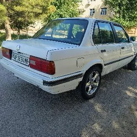 BMW 320 1990