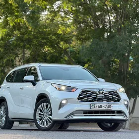 Toyota Highlander 2021