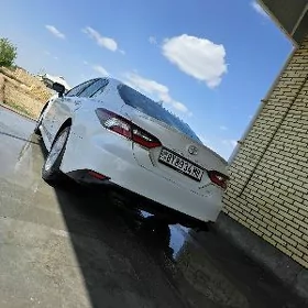 Toyota Camry 2021