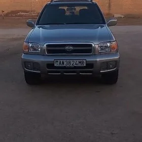 Nissan Pathfinder 2000