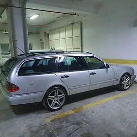 Mercedes-Benz E320 1999