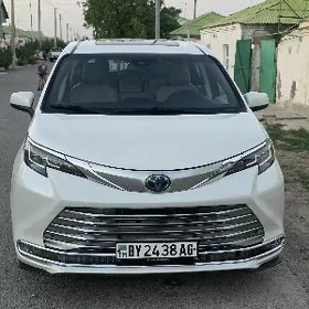 Toyota Sienna 2021