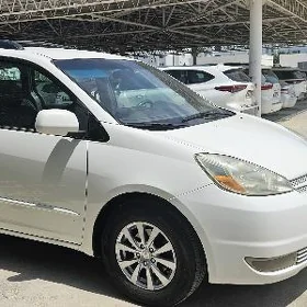 Toyota Sienna 2004