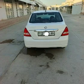 Nissan Versa 2010