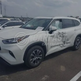 Toyota Highlander 2021