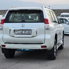 Toyota Land Cruiser Prado 2013