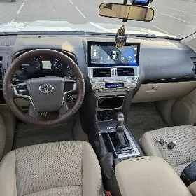 Toyota Land Cruiser Prado 2019