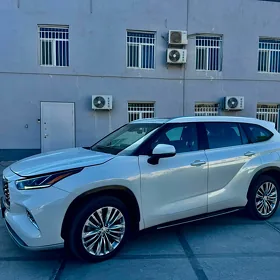 Toyota Highlander 2021