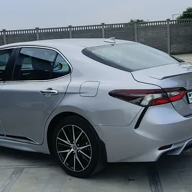 Toyota Camry 2023