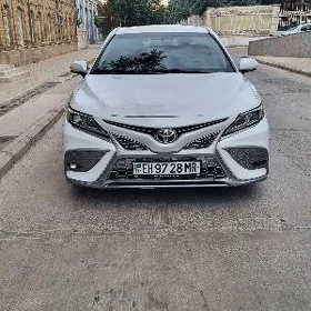 Toyota Camry 2021