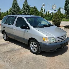 Toyota Sienna 2003