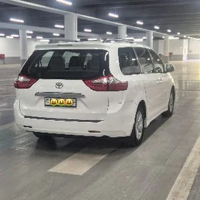 Toyota Sienna 2016