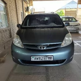 Toyota Sienna 2005