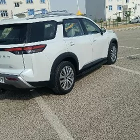 Nissan Pathfinder 2023