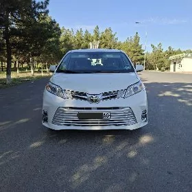 Toyota Sienna 2020