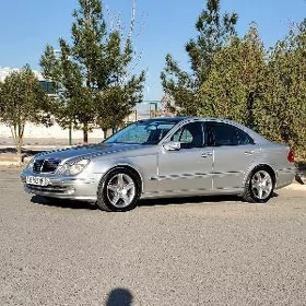 Mercedes-Benz E320 2003