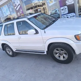 Infiniti QX4 1998