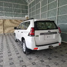 Toyota Land Cruiser Prado 2023
