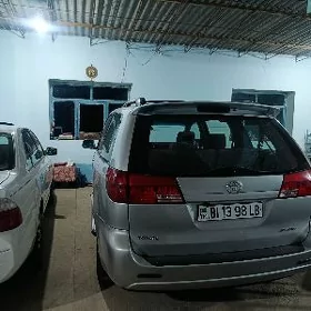 Toyota Sienna 2005