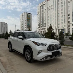 Toyota Highlander 2022