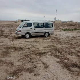 Toyota Hiace 1990