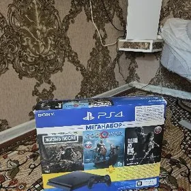 Playstation 4 slim
