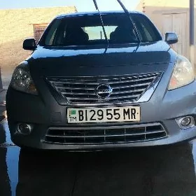 Nissan Versa 2013