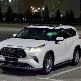 Toyota Highlander 2020