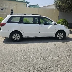 Toyota Sienna 2005