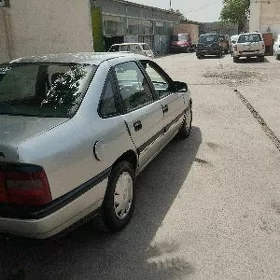 Opel Vectra 1989