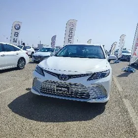 Toyota Camry 2021