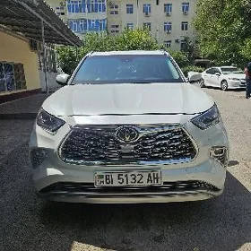 Toyota Highlander 2021