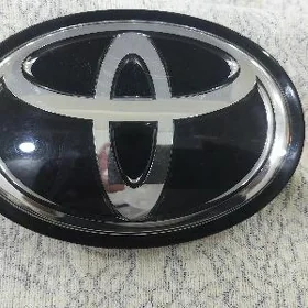 Emblema Camry