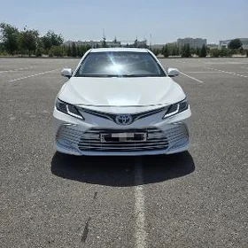Toyota Camry Hybrid 2022