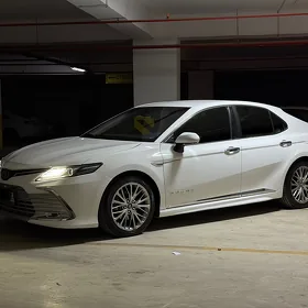 Toyota Camry 2018