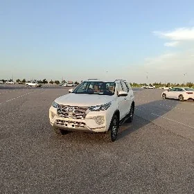 Toyota Fortuner 2021