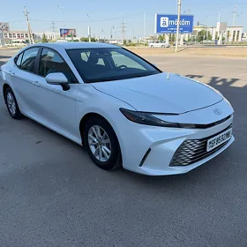 Toyota Camry 2024