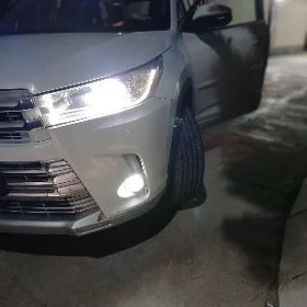 Toyota Highlander 2019