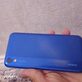 honor 8s