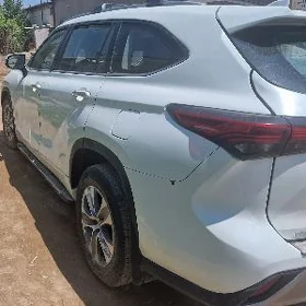 Toyota Highlander 2024