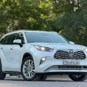 Toyota Highlander 2021